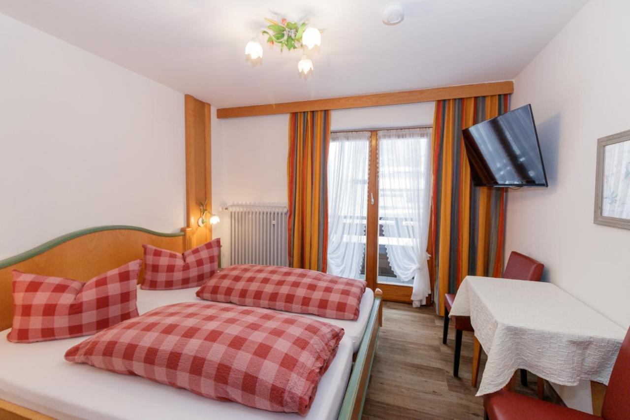 Small Double Room,1333315850:JPEG